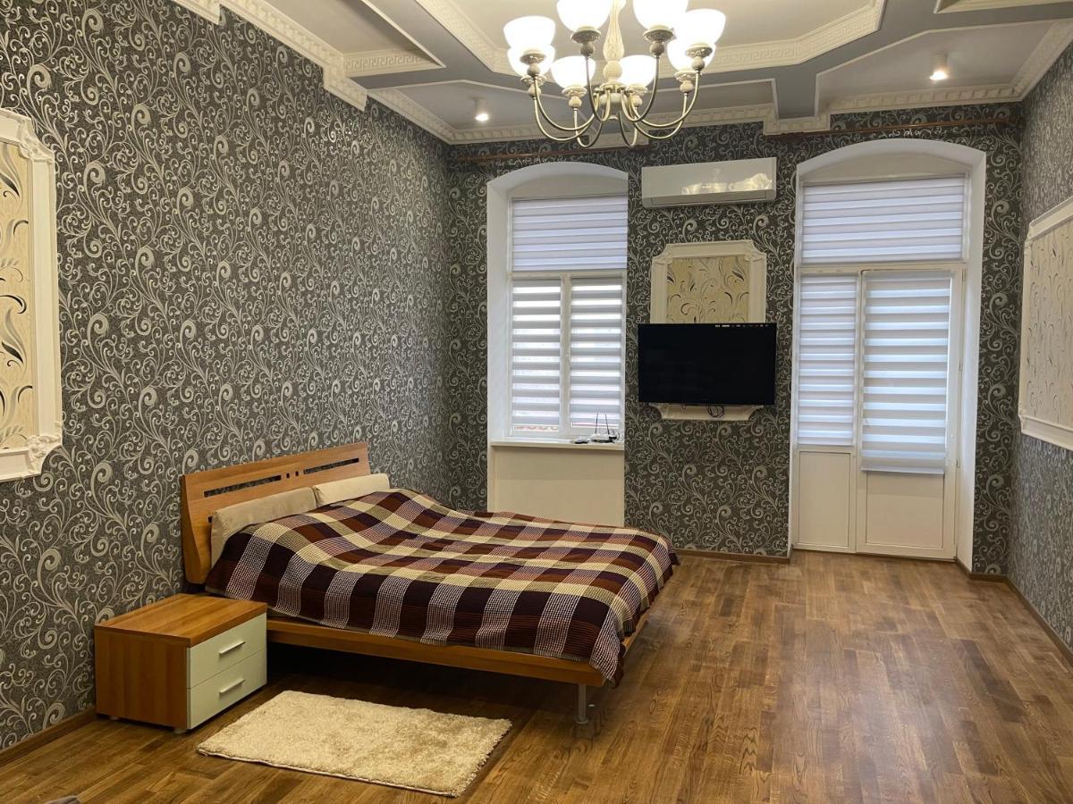 Lux Apartment In Zentrum Czerniowce Zewnętrze zdjęcie